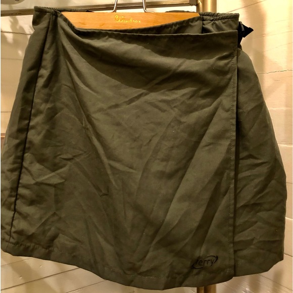 Terry Cycling Skort size 8 EUC $100 retail - Picture 2 of 6